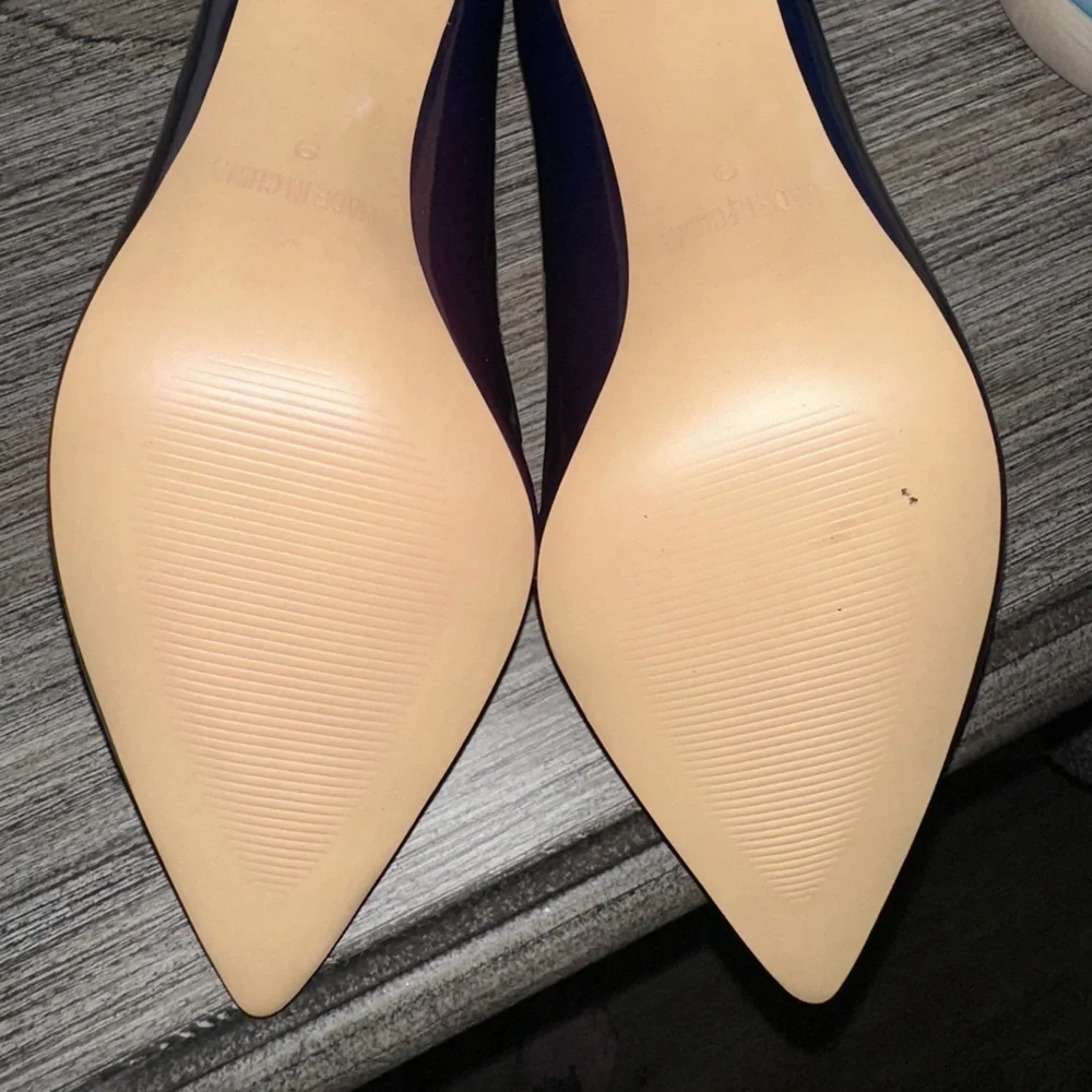 Sophisticated Purple Heels with Glossy Finish